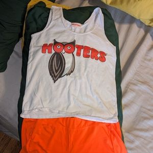 Hooters outfit